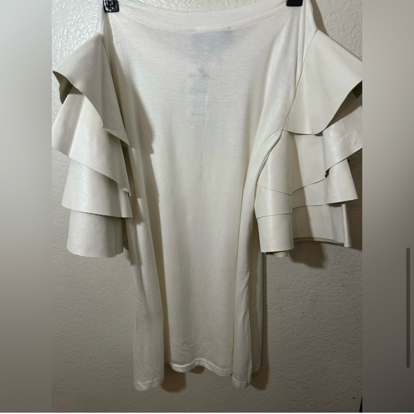 Winter White Leather Tiered
Short Sleeve Blouse Medium - Picture 6 of 10